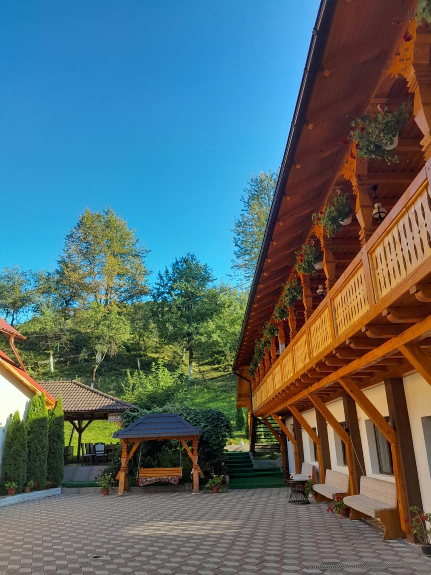 Pensiunea Malinul Birsana Exterior photo